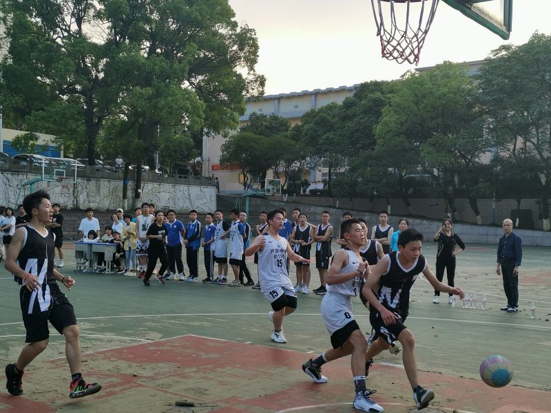 我就是篮球场上那颗最亮的星——兴安中学庆祝中国共产党建党100周年系列活动之“兴安中学举行第三十八届篮球赛”